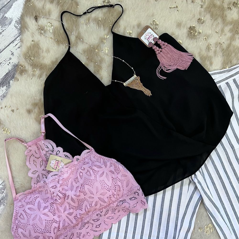 EUC evenuel V Neck Wrap Front Halter with Adjustable Strap and Elastic Back💗👚